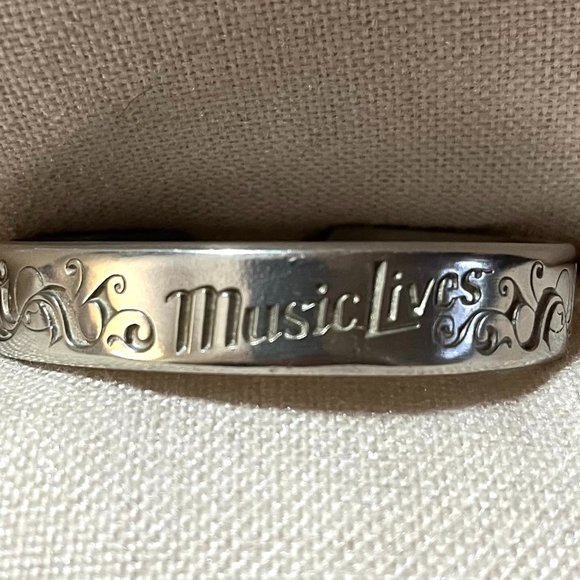 Paul McCartney Fidelity Investment  Music Lives Pewter Cuff Bracelet NWOB - Picture 6 of 7